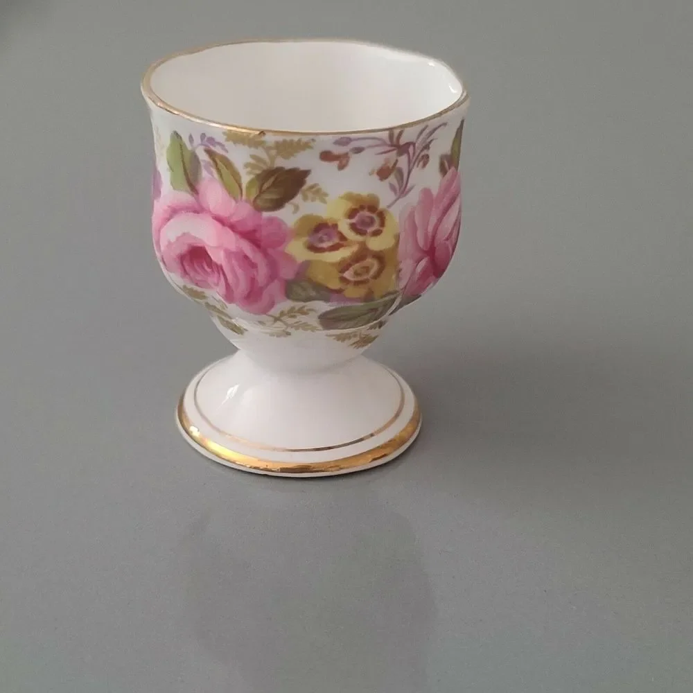 Royal Albert | SERENA Floral Design Vintage painted Egg Cup RARE VINTAGE
